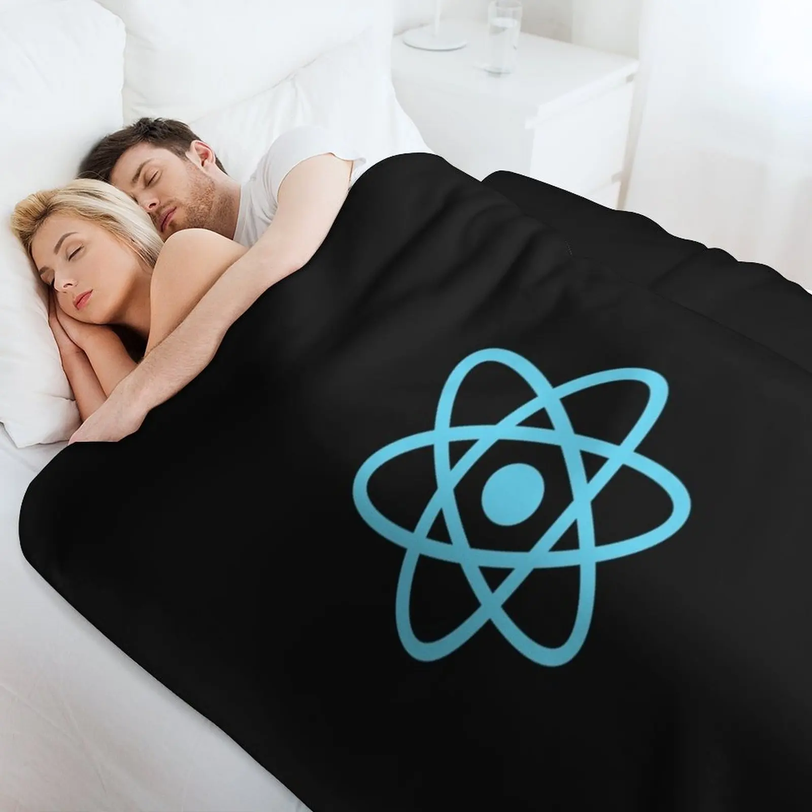 ReactJS React.js الشعار الرسمي جافا سكريبت الإطار تي شيرت أساسي تي شيرت رمي بطانية نزهة المرجحة بطانيات أريكة عملاقة