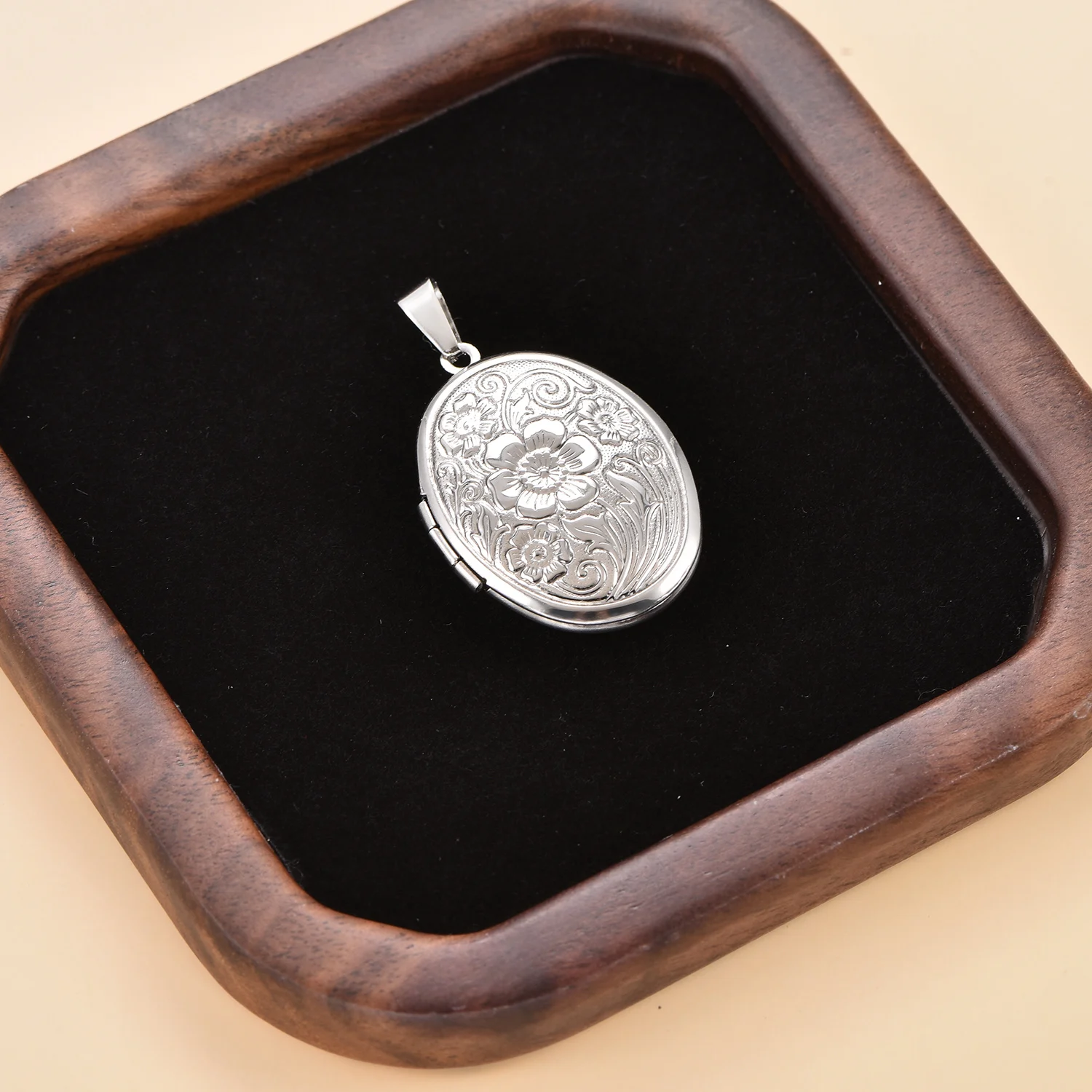 Damen-Fotomedaillon Nostalgische Halskette Edelstahl-Anhänger Offener Retro-Stil Gebets-Party-Souvenir Gedenk-Schmuck Geschenk – Detail 5