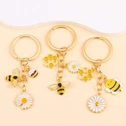 2024 Trending Metal Enamel Bee Honey Daisy Flower Charms Keyrings For Women Men Bag Car Key Keychain Party Holiday Free Gifts