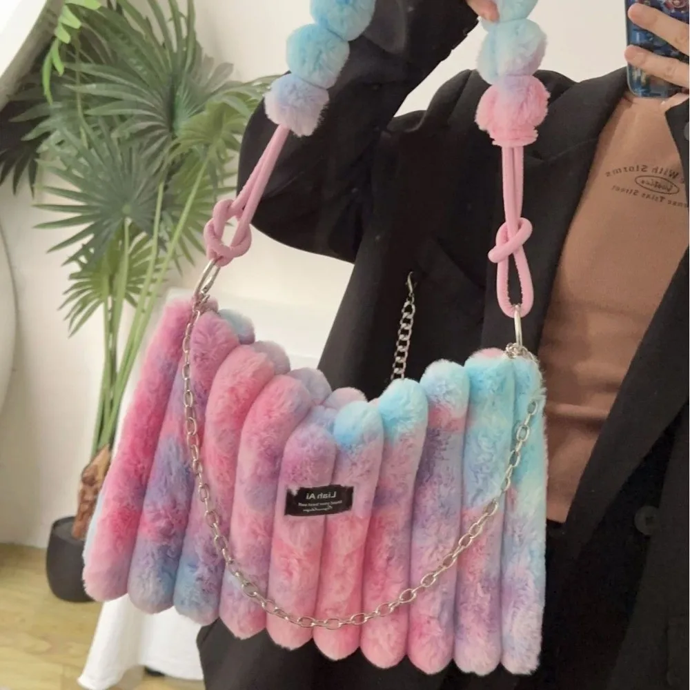 

Modern Euro-America Style Fluffy Handbag Chains Design Soft Shoulder Bag Zipper Closure Luxury Handbag Daily Use