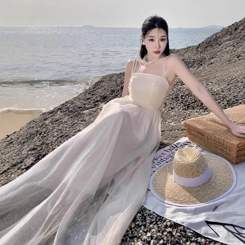 

Летнее элегантное утягивающее плиссированное платье без бретелек во французском стиле с застежкой талии, длинное платье супер феи, новое отпускное платье