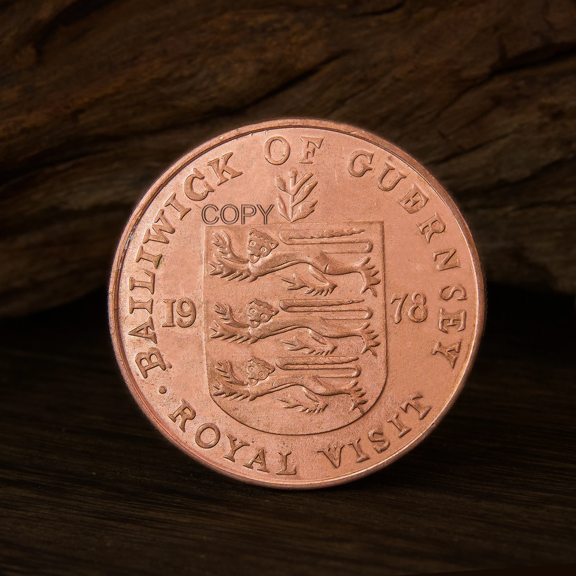 1978 Queen Elizabeth II Purple bronze Medallion, Royal Visit to the Jurisdiction of Guernsey, 1976, Isle of Man 1 kroner, Replic