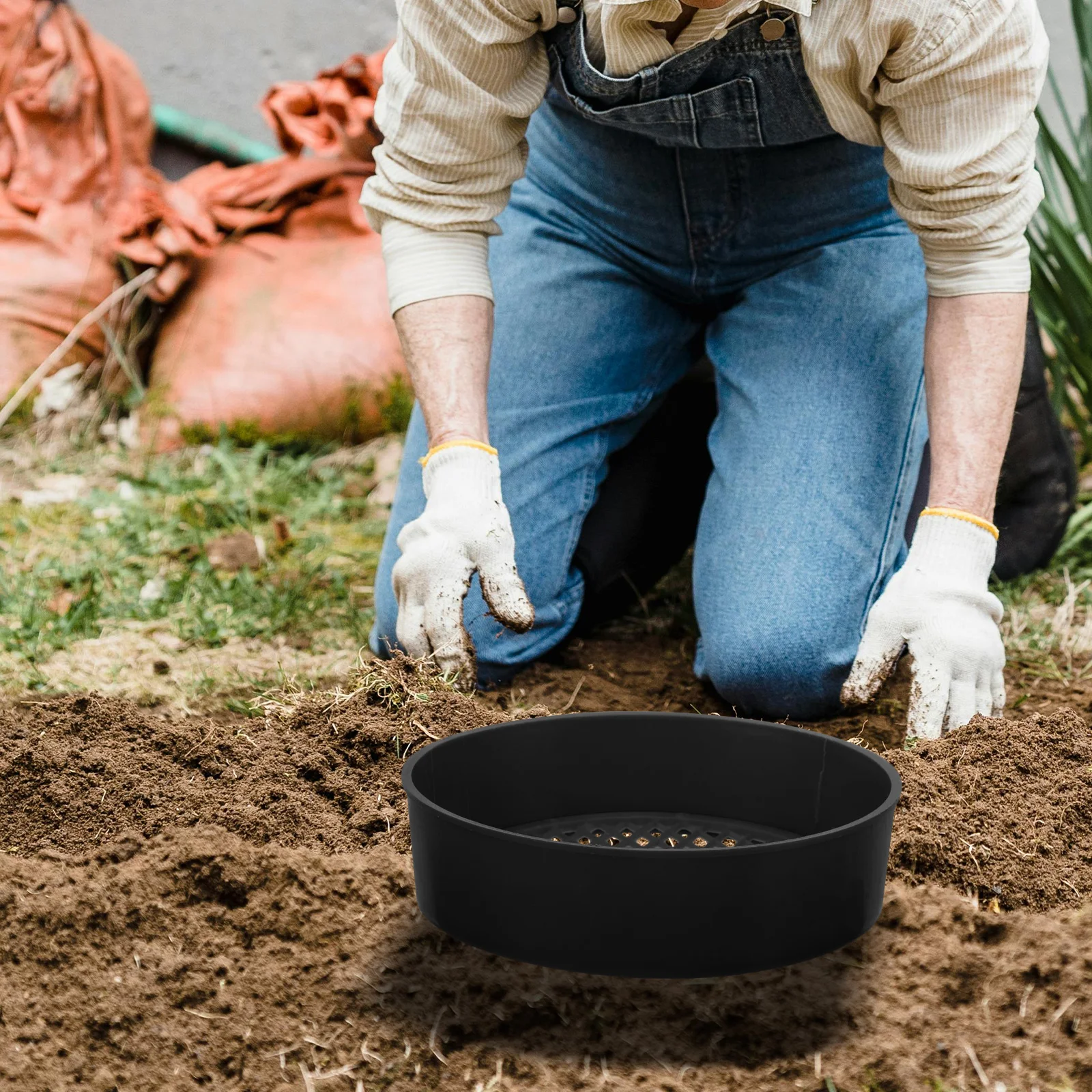 

3Pcs Soil Sieve Set Fine Mesh Garden Sifter Tool for Compost Sand Rock Screening and Soil Separation Sand Sifter