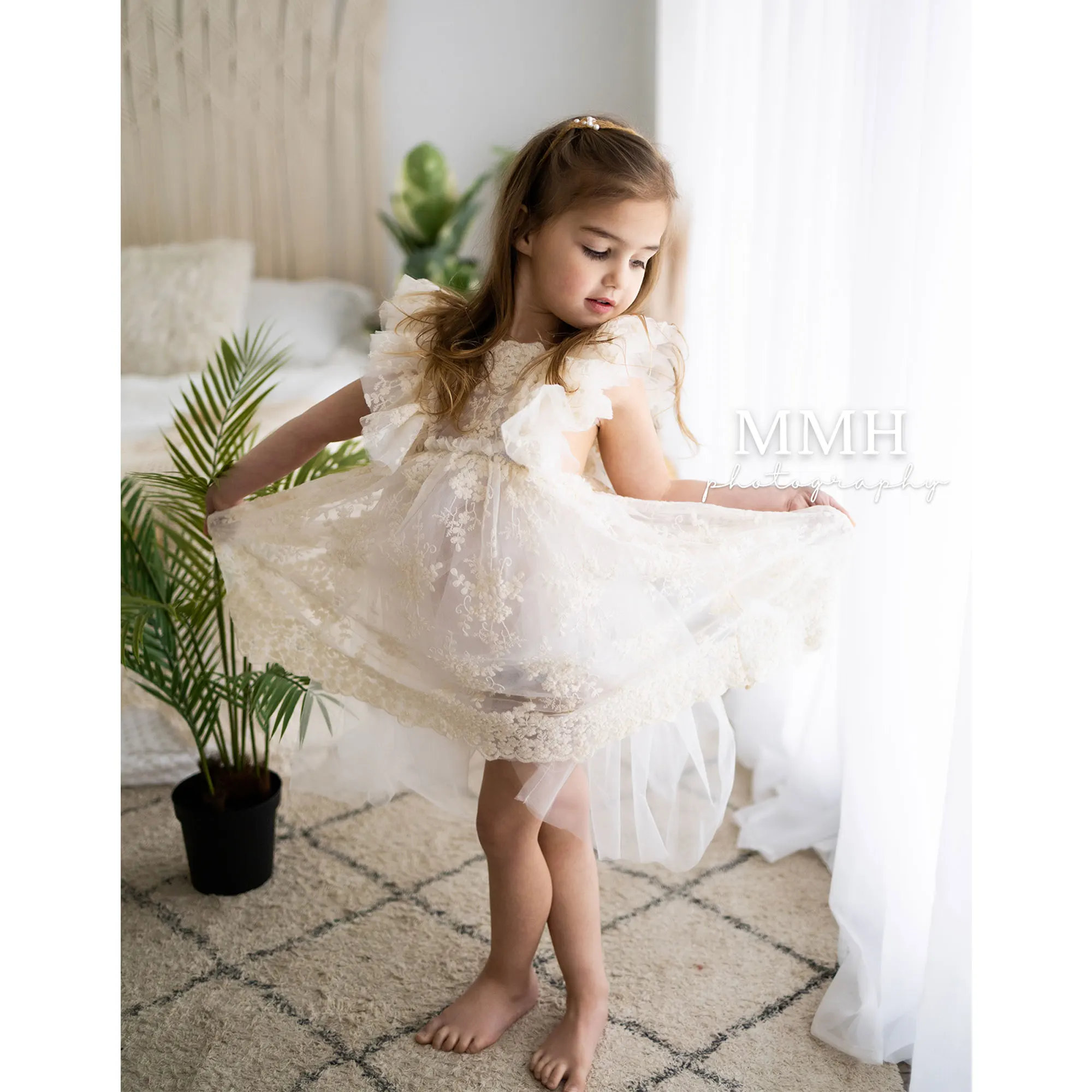 Don&Judy Embroidery Cotton Little Girl Dress Photo Shoot Props Floral Ruffle Princess Kid Gown for Photography Accessories