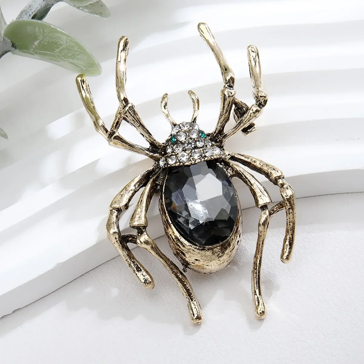 Exquisite Gemstone Spider Insect Fun Brooch Men's and Women's Suit Dress Badge Pin Fashion Business Accessories