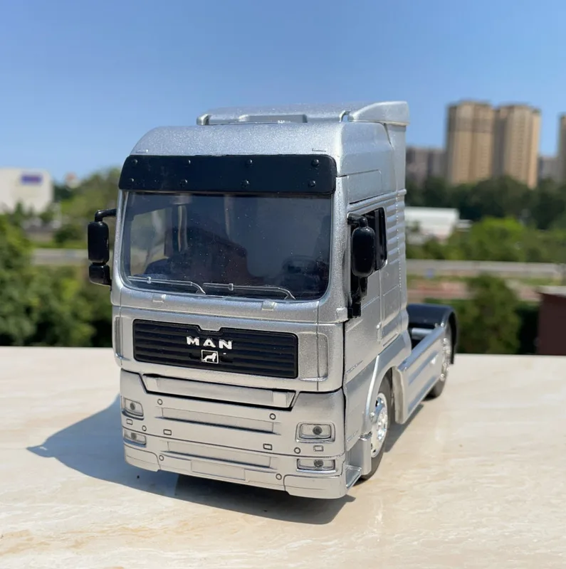 New Arrival Special Price Die-cast Metal 1/32 Rare German Truck Head Model Furniture Display Collection Toys For Children