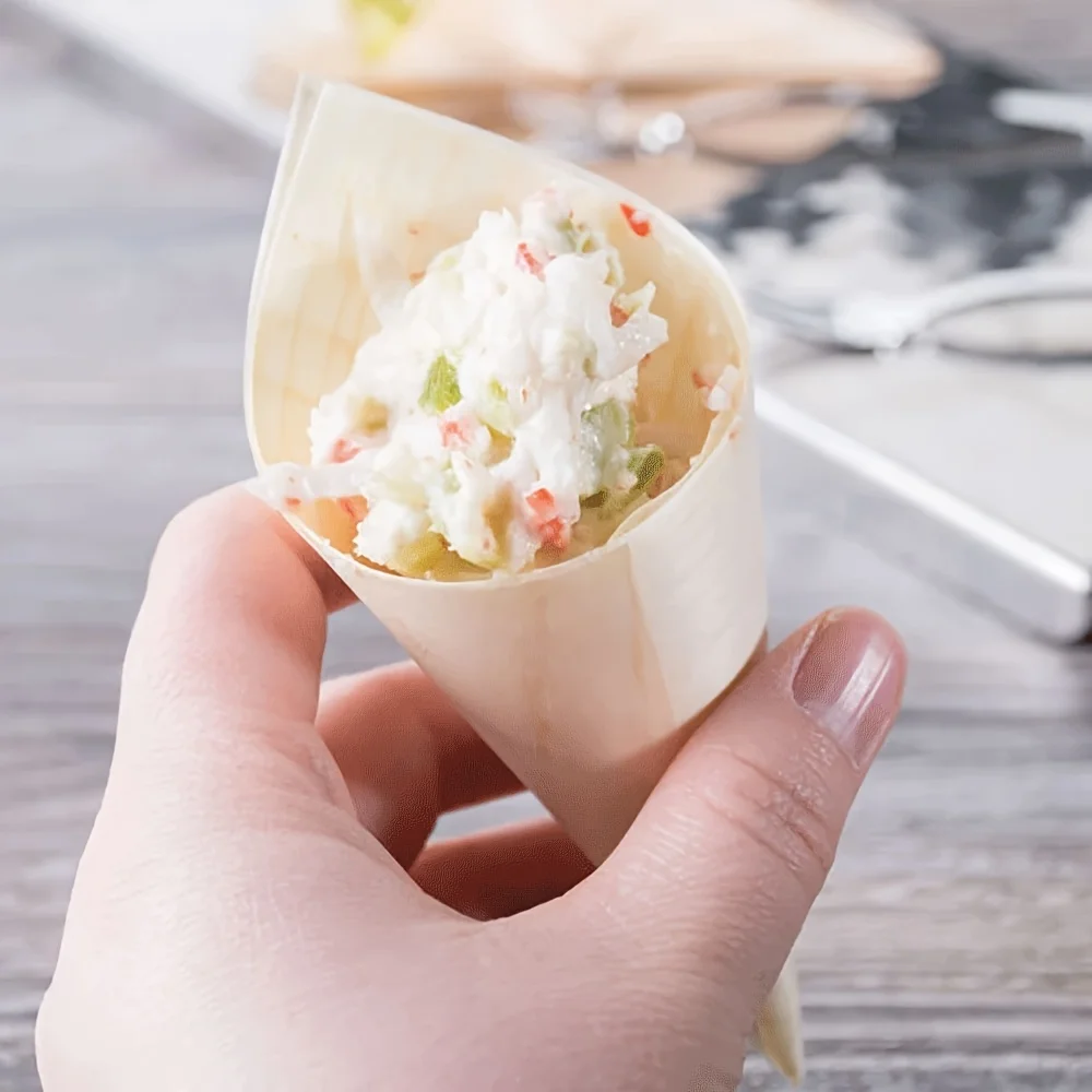 Disposable Wooden Cones - Heat-Resistant Cones, Suitable for Deli Foods, Appetizers, and Snacks - Pine Cone Cups, Suitable for Party Food Presentation - Small Wooden Cones 5inch ,50 Pieces/100 Pieces