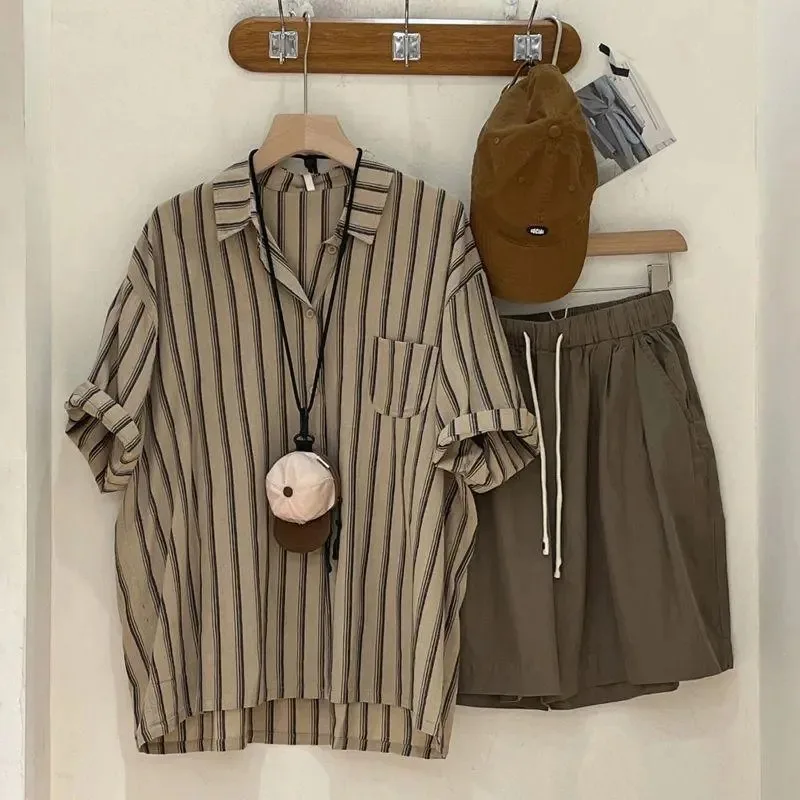 

Женский комплект из полосатой рубашки с коротким рукавом и широких шорт, повседневный спортивный костюм из двух предметов