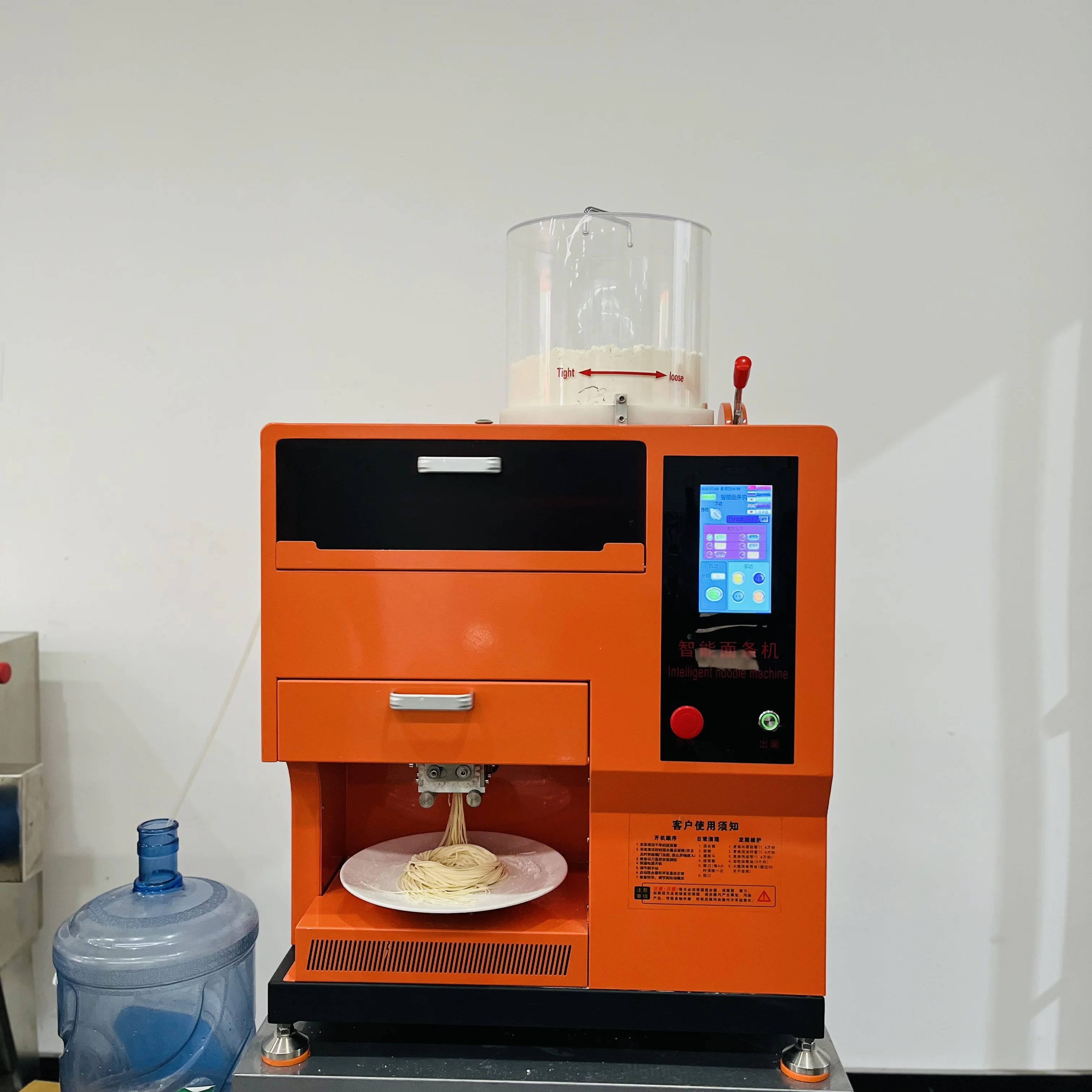 ماكينة صنع المعكرونة الكهربائية الهيدروليكية 25 كجم/ساعة