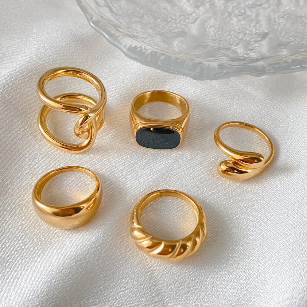 Hiraeva Vergoldete Edelstahl-Herzringe Set für Damen, Klobige Offene Verstellbare Minimalistische Modeschmuck – Detail 4
