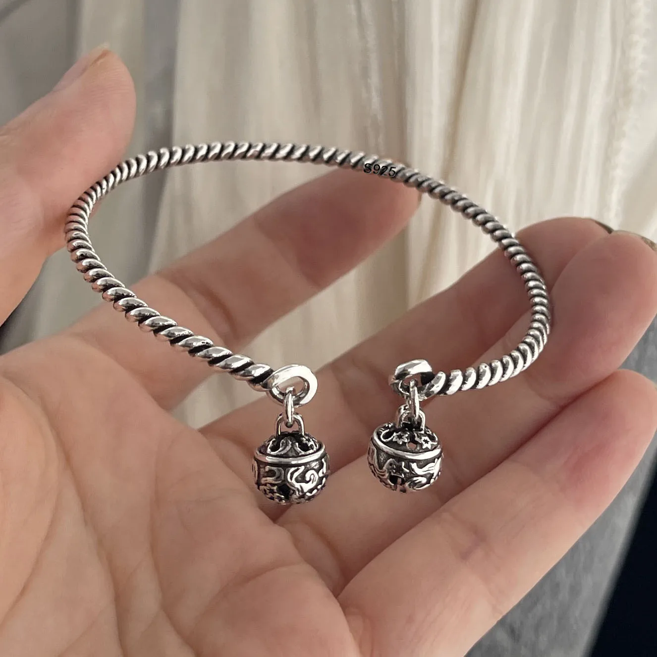 Gelang Retro Perak Murni 925 Solid 100% untuk Wanita Pria Gelang Pola Bunga Buatan Tangan Antik Hadiah Ulang Tahun