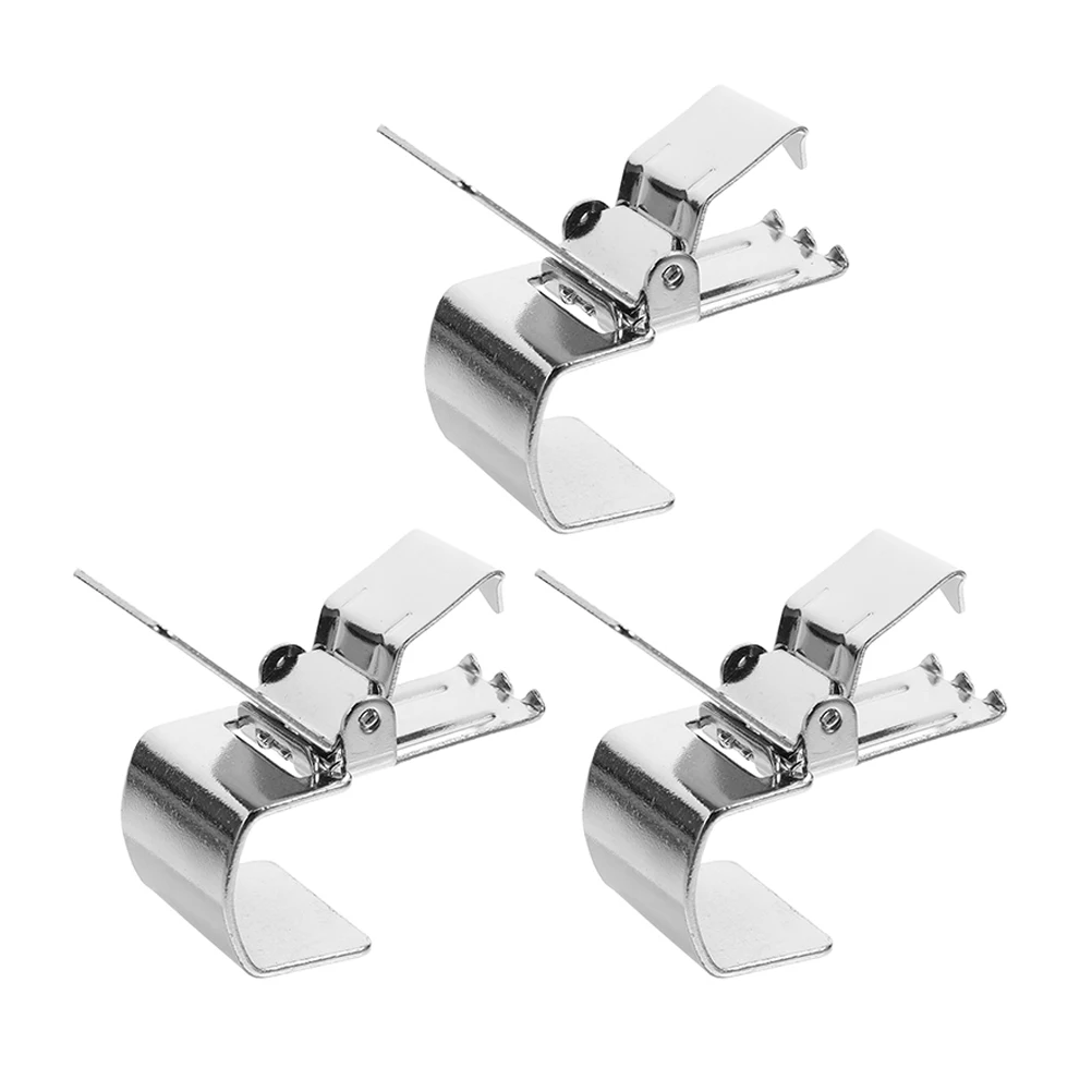 3 ชิ้นพรมสําหรับแขวนพรมผ้านวมโลหะ Grippers บันไดผู้ถือผ้าม่านผ้านวมแขวนสําหรับแขวนผนังอุปกรณ์เสริม