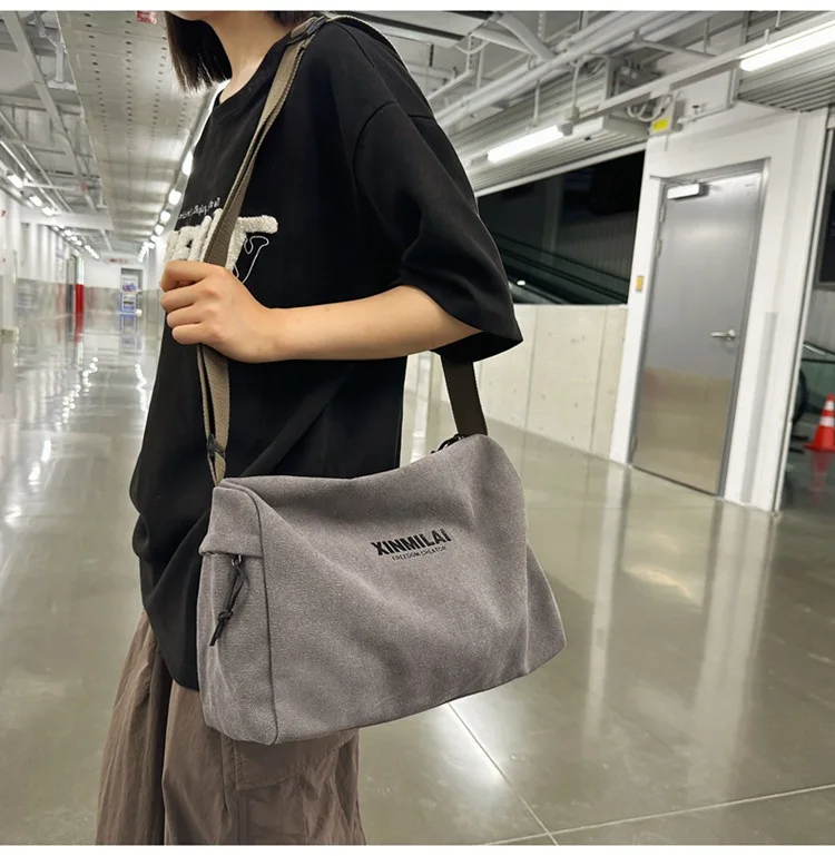 

Large Capacity Shoulder Bags Men Women Fashion Simple Commuter Crossbody Bags Handbags Black Wallets and Handbags