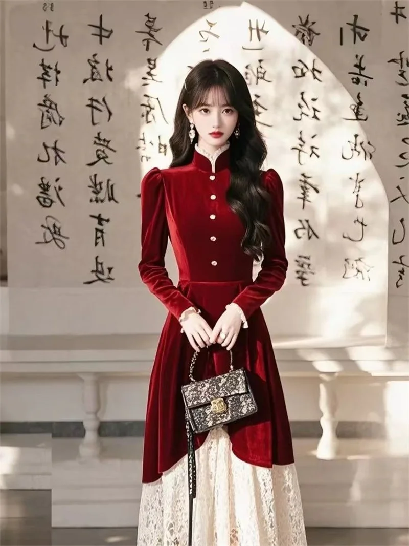 Vestido de terciopelo rojo de alta gama Rich Heriress, vestido de retazos de encaje de alta gama con cintura de invierno 2025 ﻿