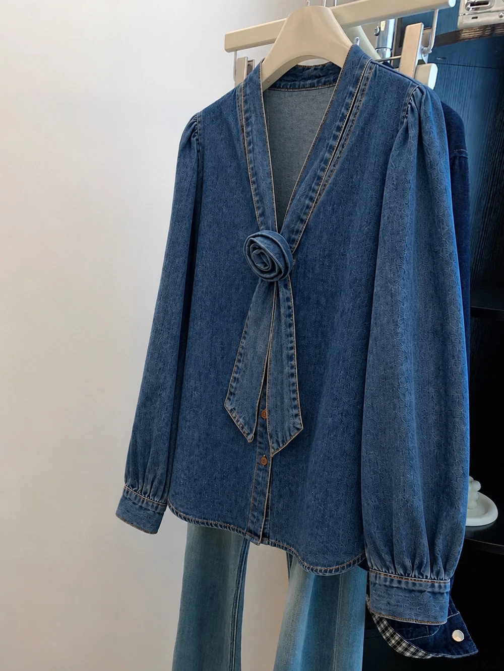 Elegant V-Neck Denim Shirt Women's Flower Tie Decorative Bubble Sleeve Loose Shoulder Commute Long Sleeve Shirt Standard Fit