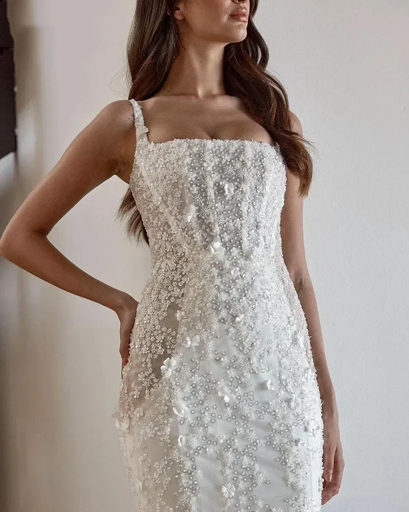 カスタマイズされたエレガントなレースマーメイドウェディングドレス、スパゲッティストラップスクエアカラーブライダルドレス、3Dデカールベアバックブライドドレス