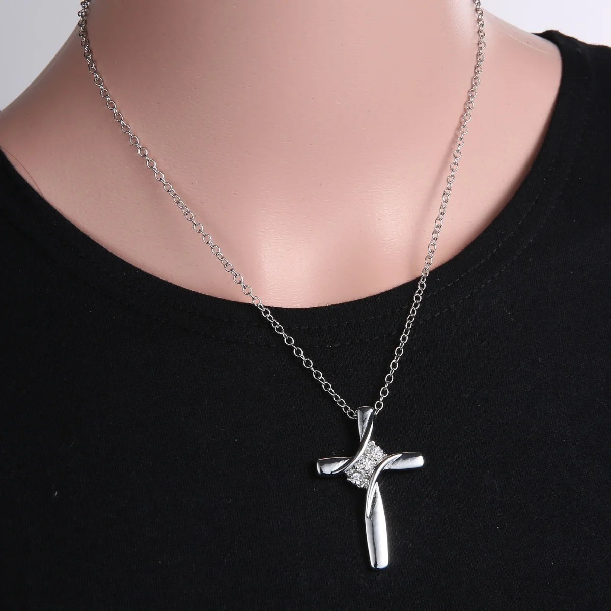 Moda luz de luxo incrustado zircão cruz pingente colar para mulheres homens requintado cristal coração cruz gargantilha jóias religiosas