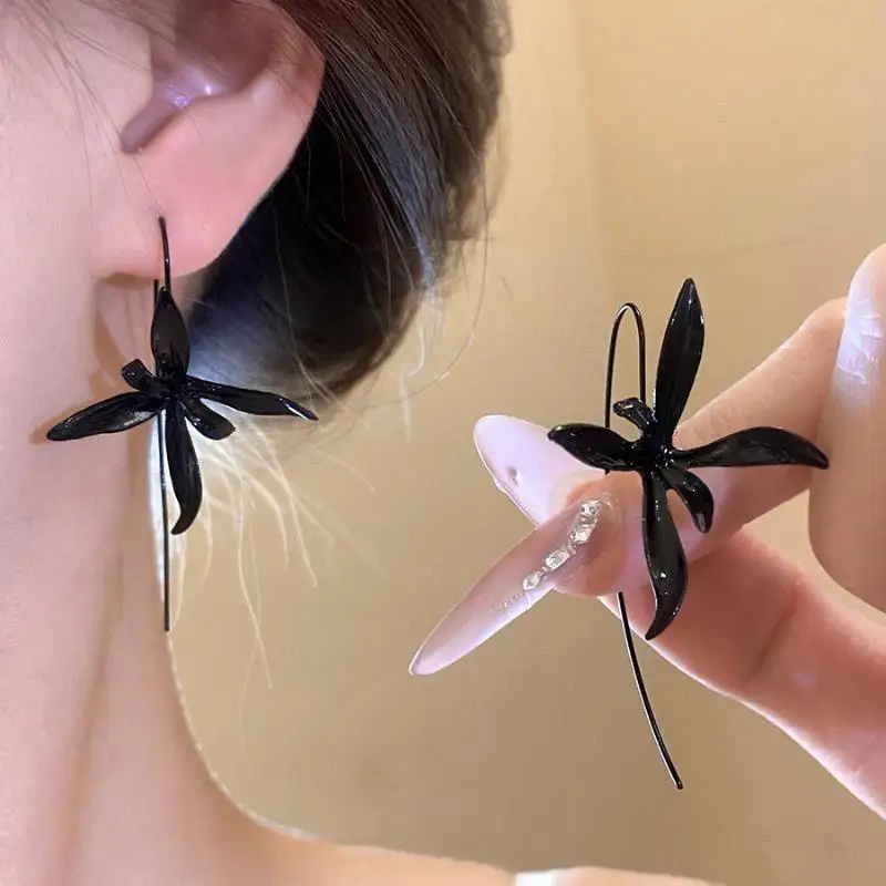 Abstract Lily Flower Black Threader Earrings for Women Lightweight Non-Fading Metal Jewelry for Birthday Party Wear