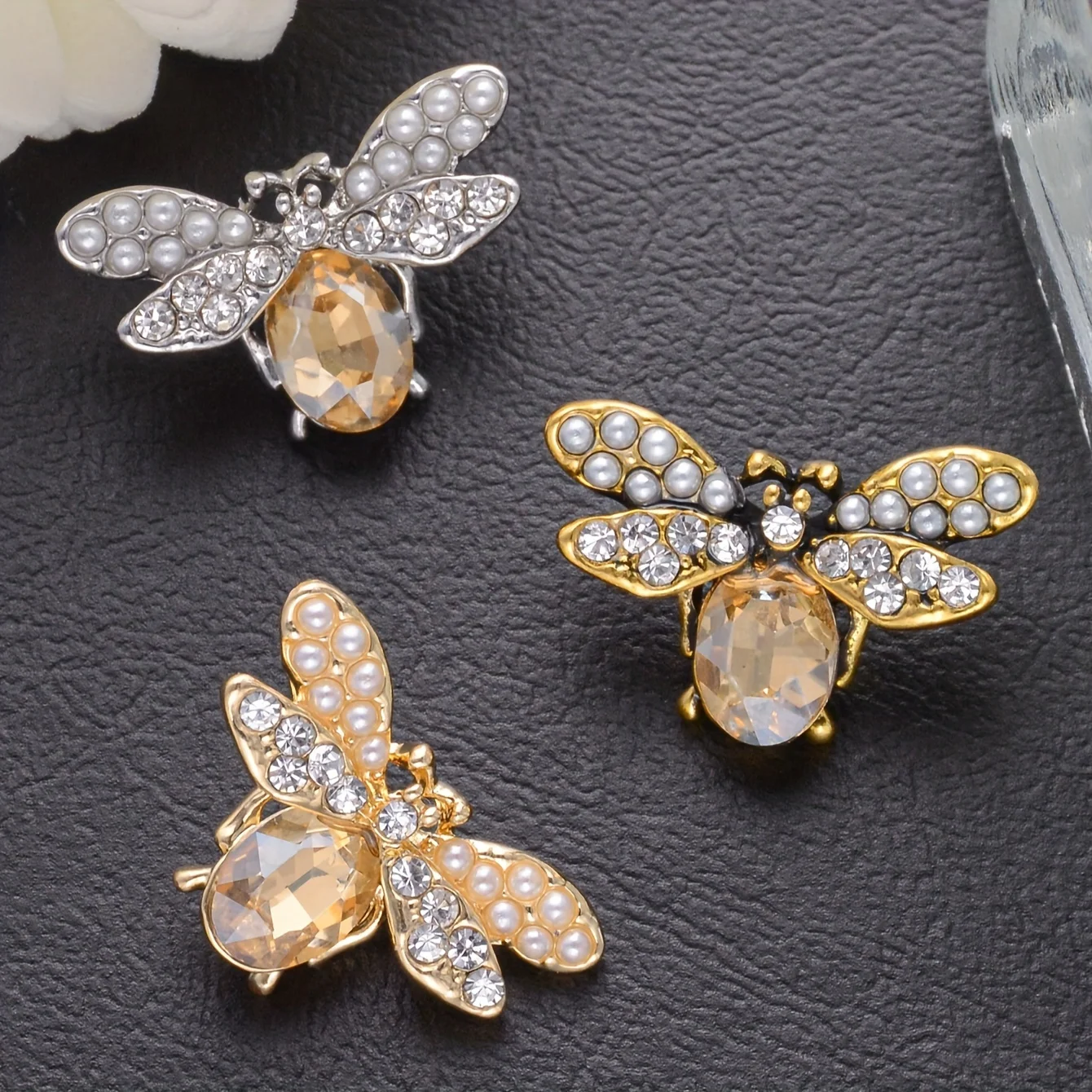 3/6 stücke neue antike kleine Biene Strass Perle Knöpfe für Kleidung DIY genäht Verzierung Schuh Hut Luxus Schmuck Zubehör