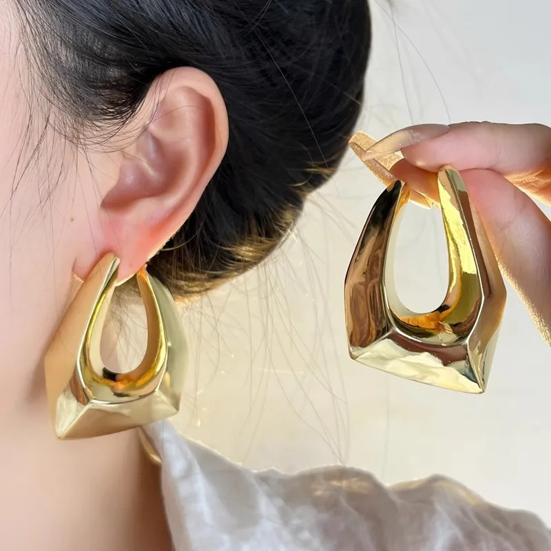 Exaggerated irregular special-shaped geometric lines earrings triangular gold light luxury high-end sense unique retro stud earr