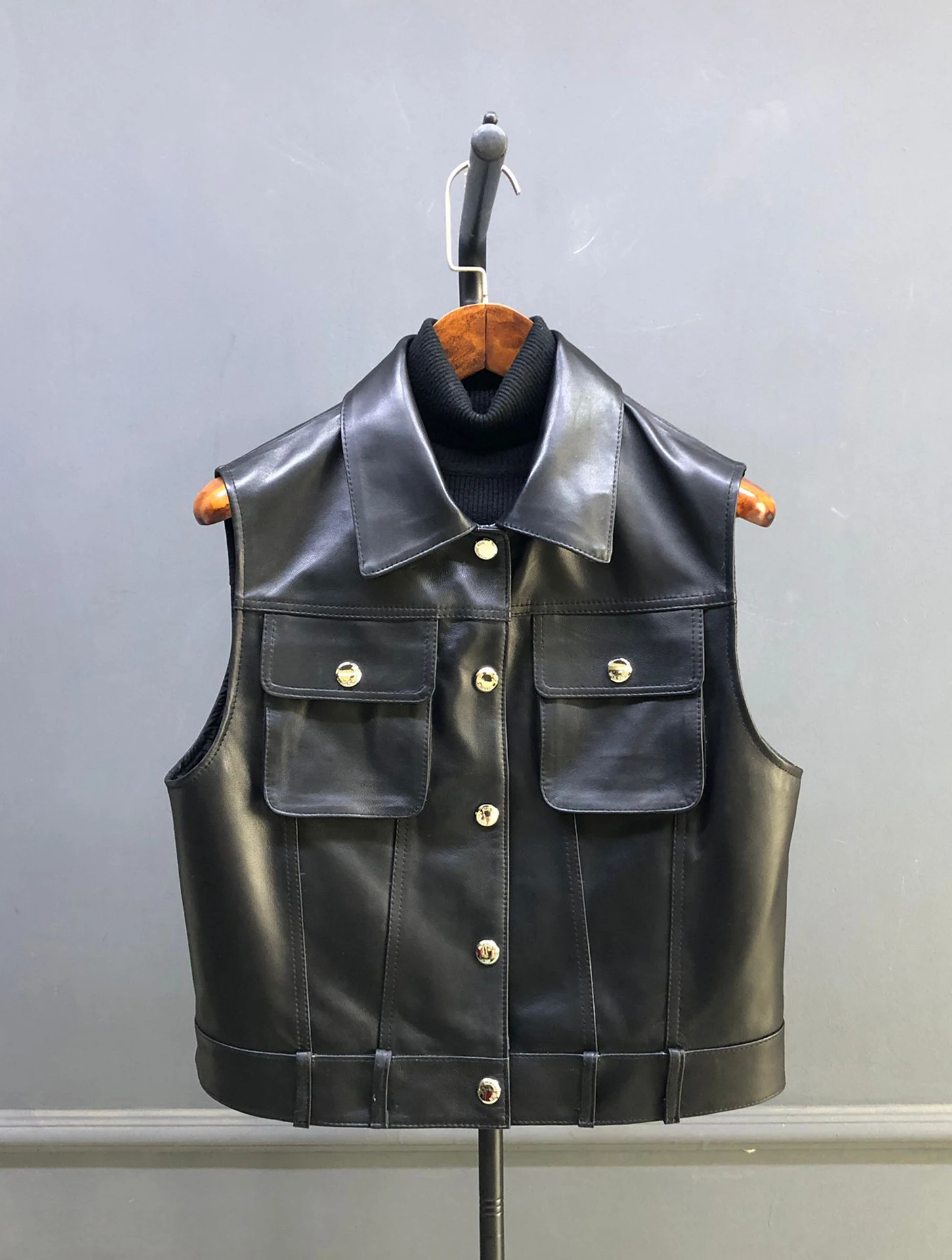 Women's Leather Vest ort Svel eepskin Jaet Loose Fit Versatile oulder Pad Design Commute Sle Zipper Closure