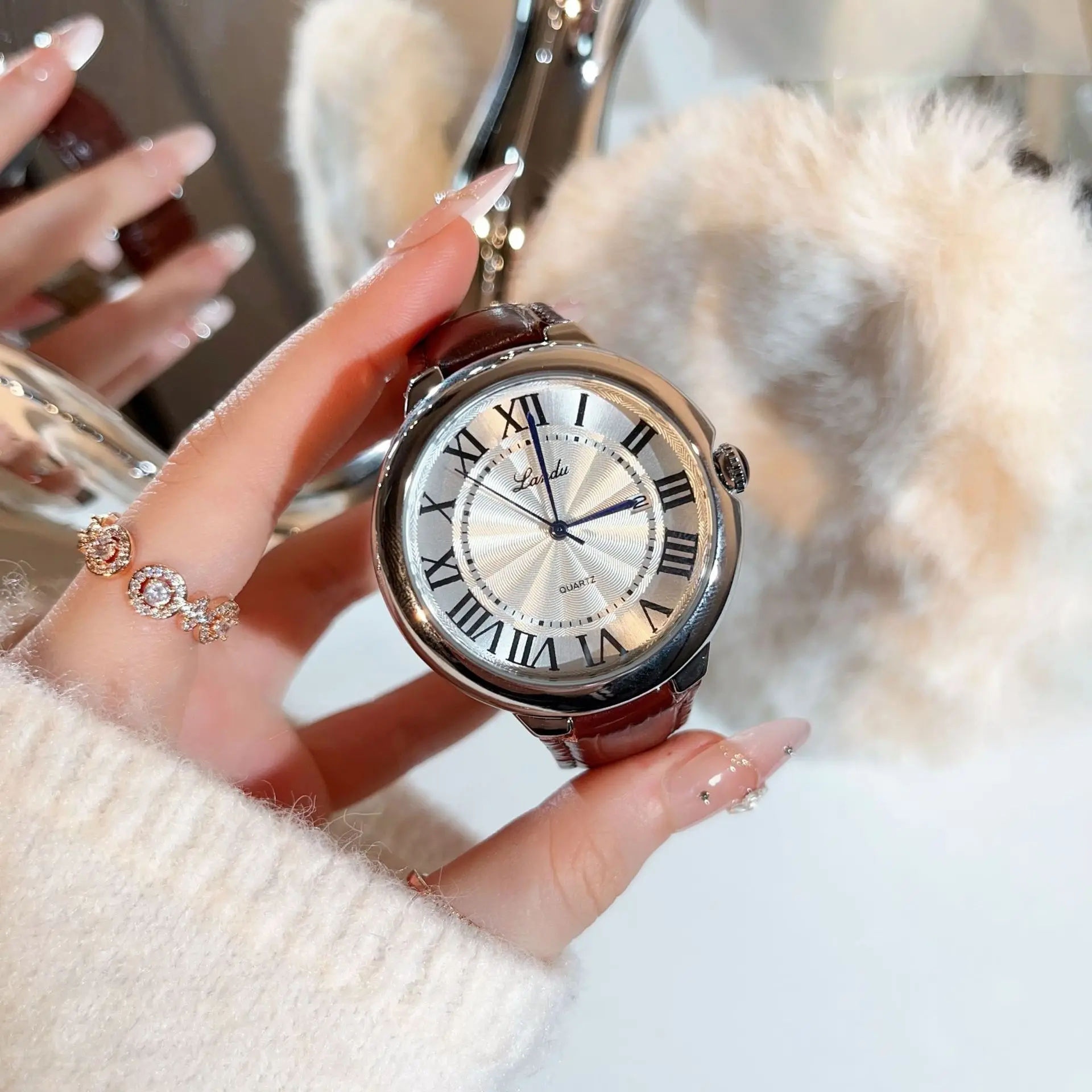 Fashionable retro simple Roman scale quartz leather strap watch casual retro luxury women's watch