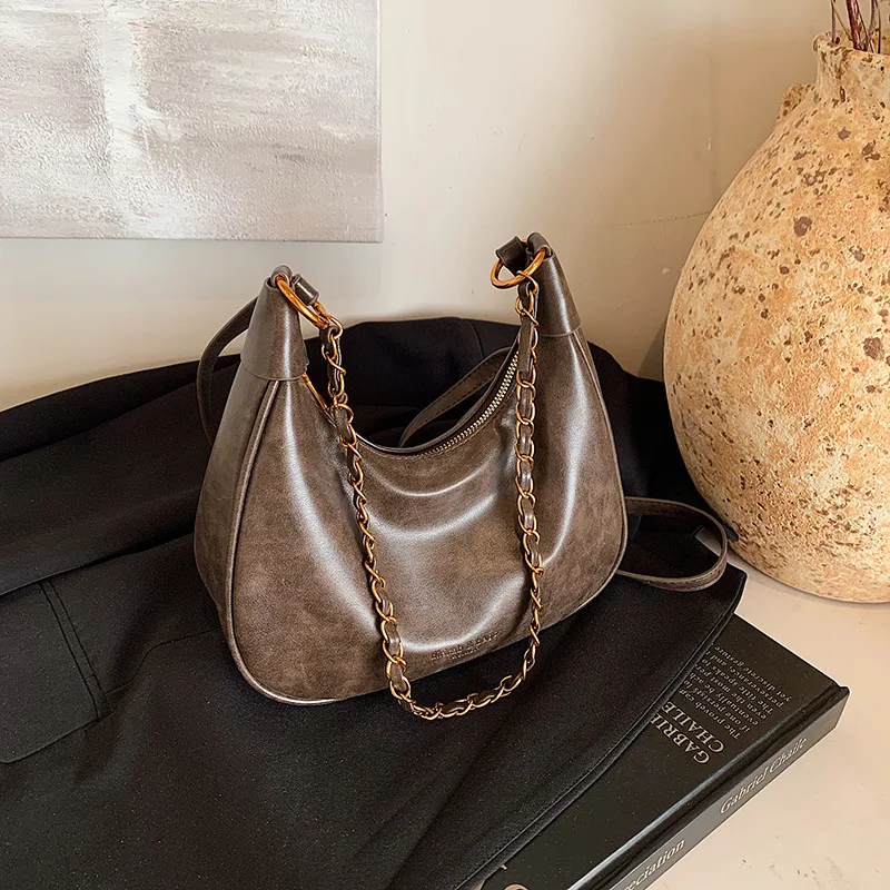 

Niche Design Commuter Bag Women's New Winter Retro Casual Messenger Bag Korean Version Versatile Dumpling Bag