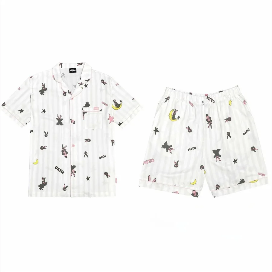 ชุดนอน KPOP ATEEZ in Your Fantasy 2025 World Tour น่ารัก เสื้อแขนสั้นติดกระดุมปกเสื้อและกางเกงขาสั้นเอวยางยืด ชุดนอนผู้หญิง