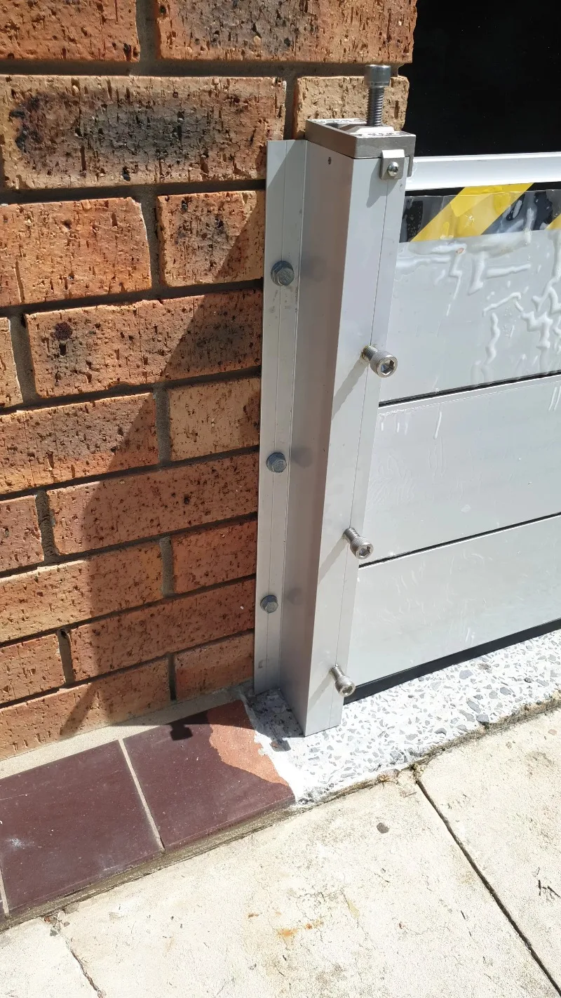 

High-performance flood barriers for house and building entrances, fast water barriers