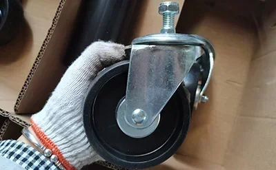 Roue de positionnement des véhicules transfrontaliers