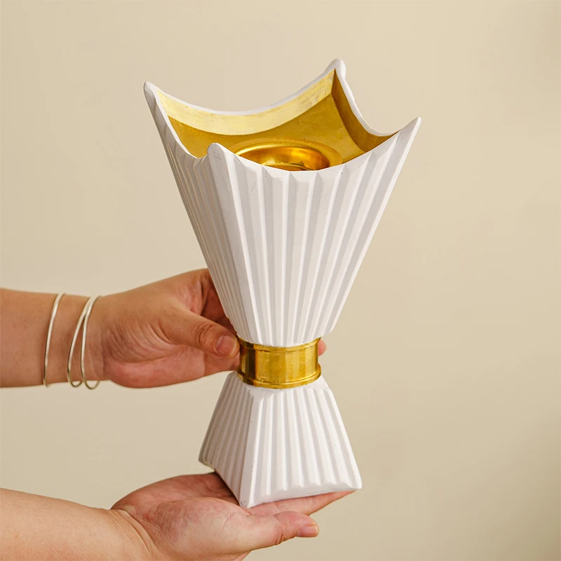 Trophy Small Incense Burner Elegant Horn  Incense Burner Victory Small Bookhole Incense Burner Modern