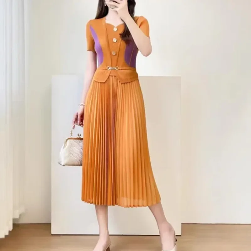 

ALSEY 2025 Summer New Trend Fashion V-Neck Short Sleeve A-Line Dresses Miyake Design Casual Loose Colour Block Pleated Dress