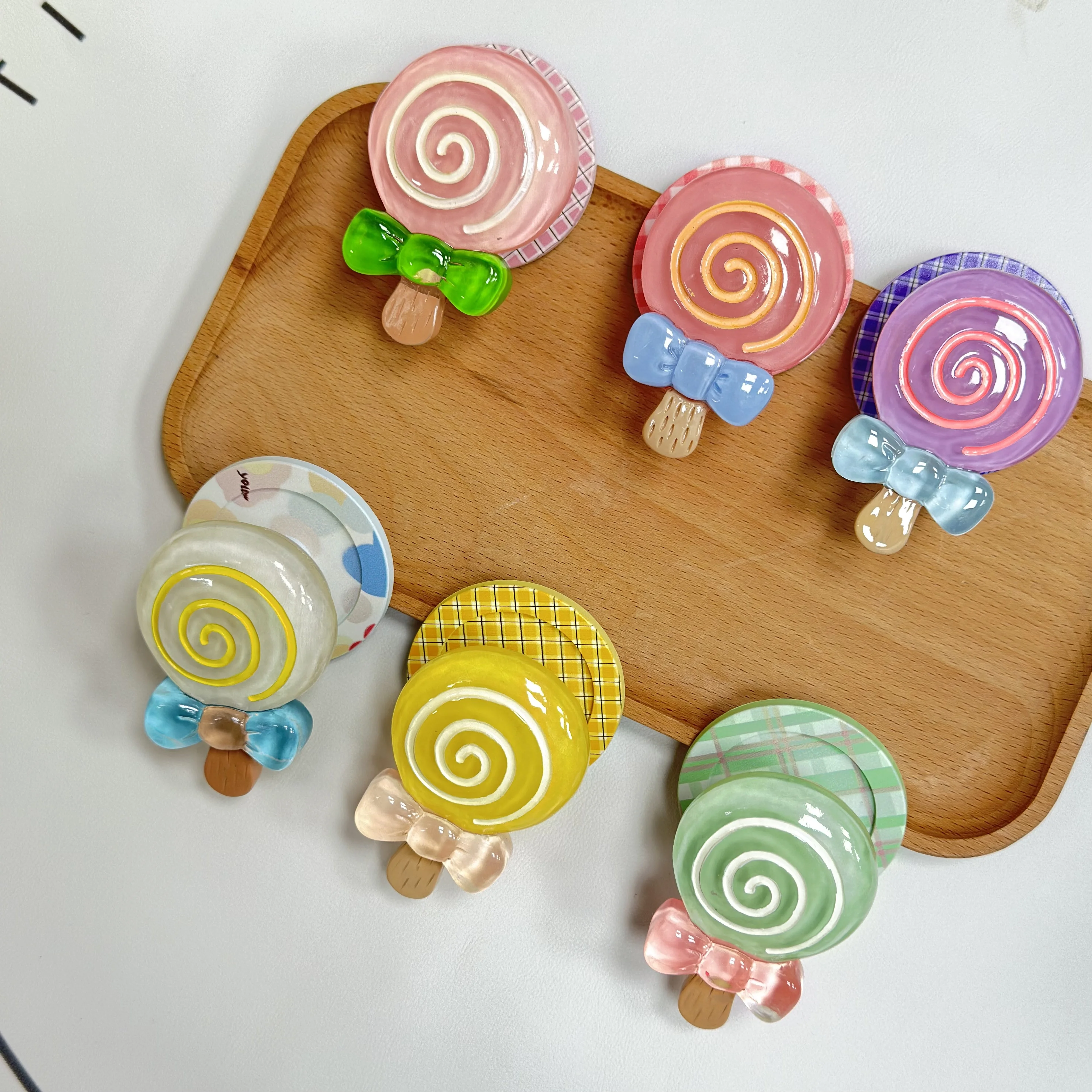 متعة ولطيفة الملونة مصاصة المغناطيسي قوس للطي مناسبة لفون 17 جراب هاتف دعم حامل حلقة الهاتف