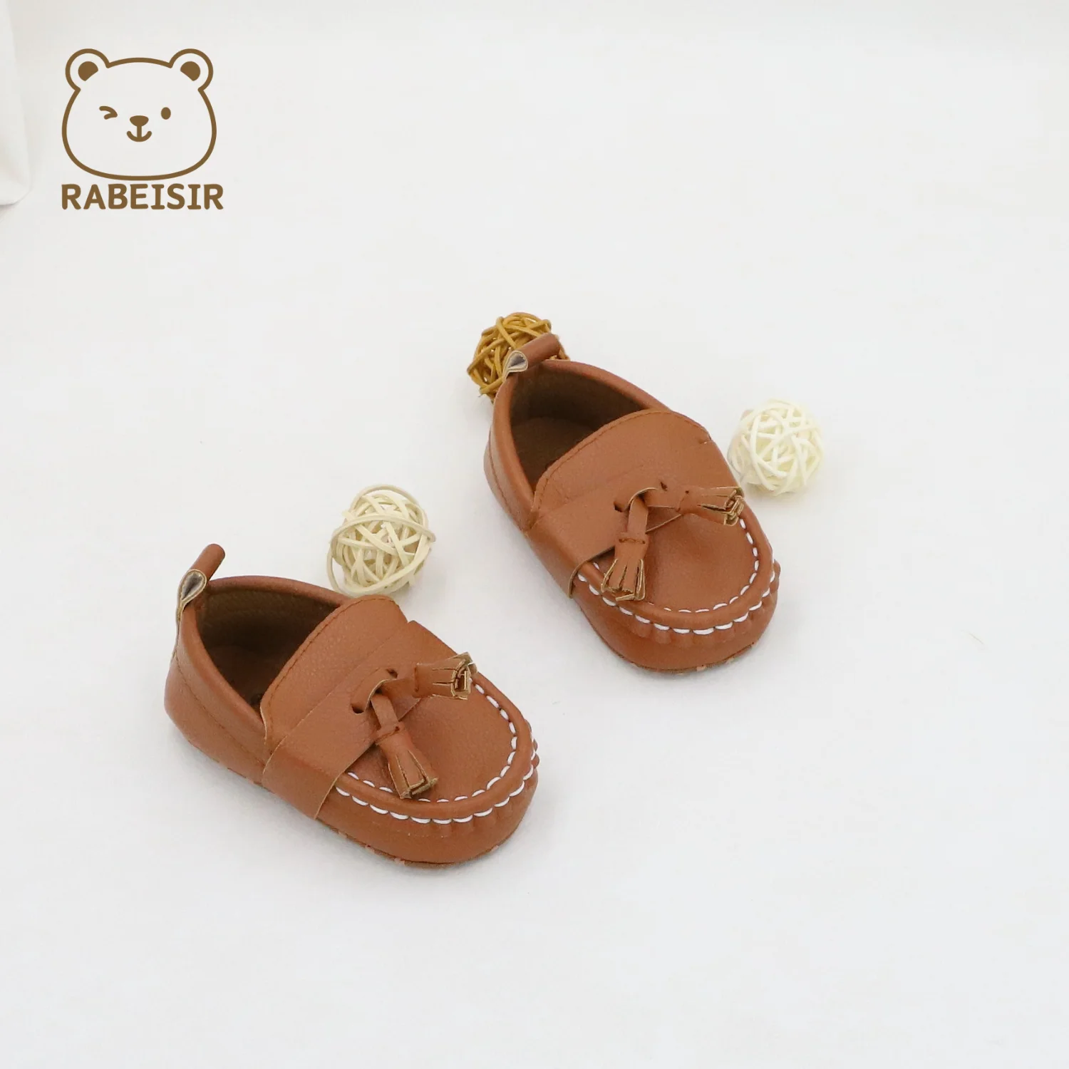 أحذية أطفال للربيع والخريف أحذية جلدية صغيرة كلاسيكية 0-1 ونصف سنة أحذية أطفال بخطوة أولى نعل ناعم مريح