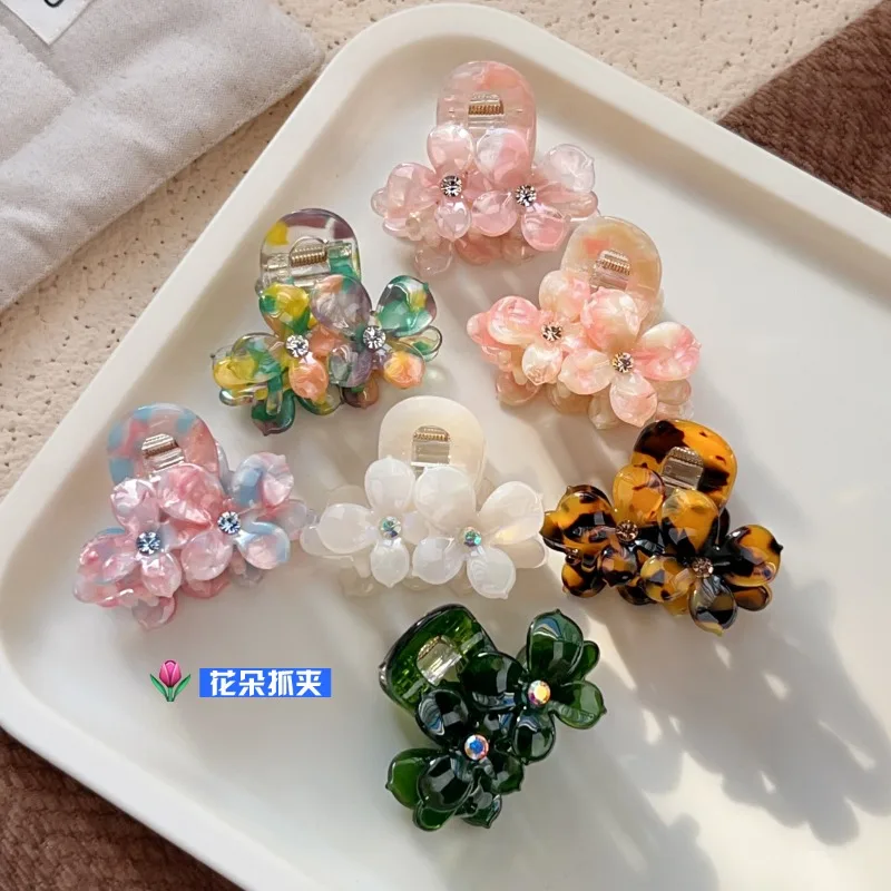 

6cm Elegant Acetate Hair Claw Clip with Rhinestones Korean Style Floral Design Summer Hair Accessories for Girls