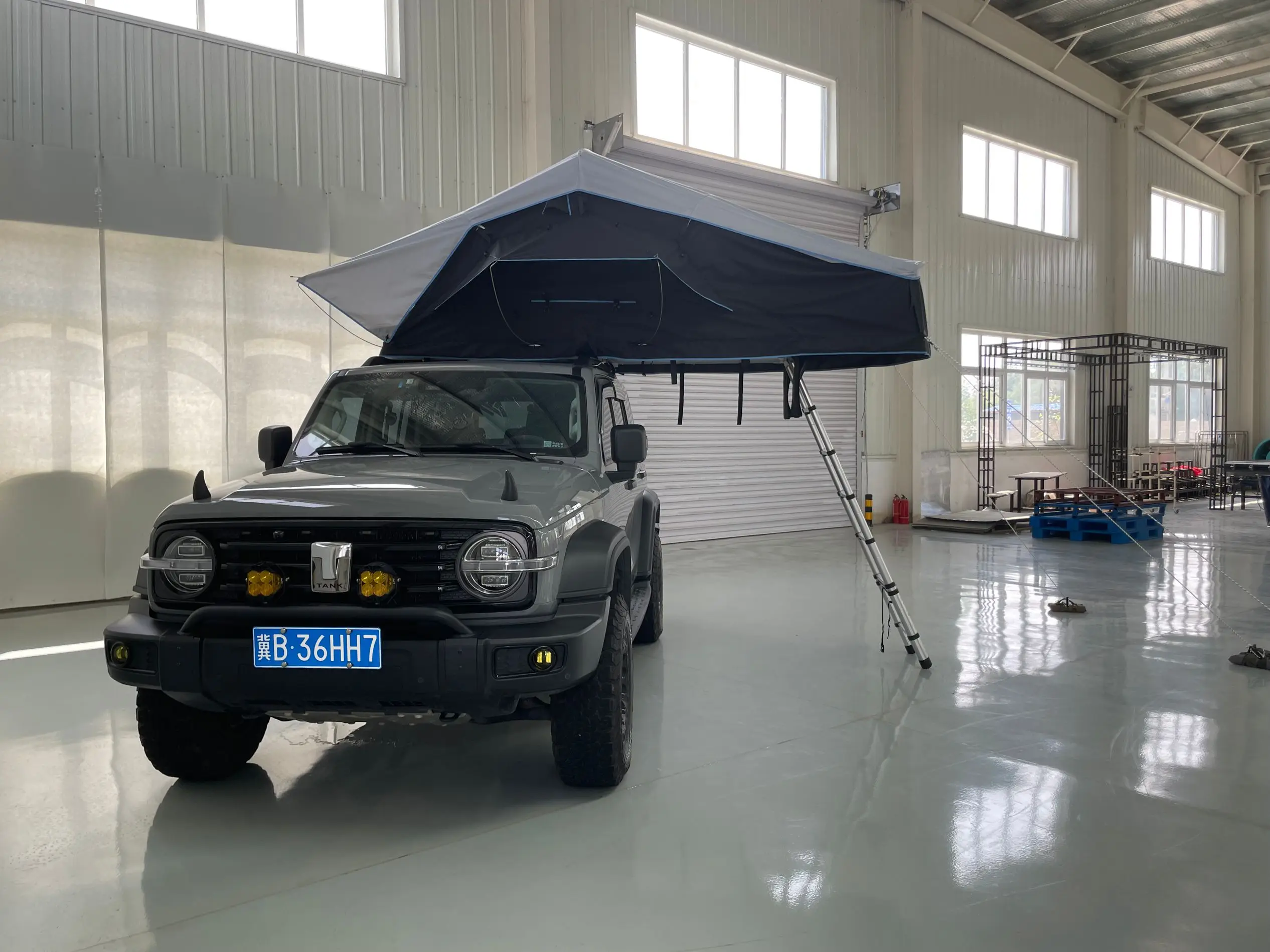 Big SizeFolding 4x4 Wd Suv Outdoor Maggiolina Roof Toop Tent 4-5 Camping Box Soft Shell Roof Top Car Rooftop Tent