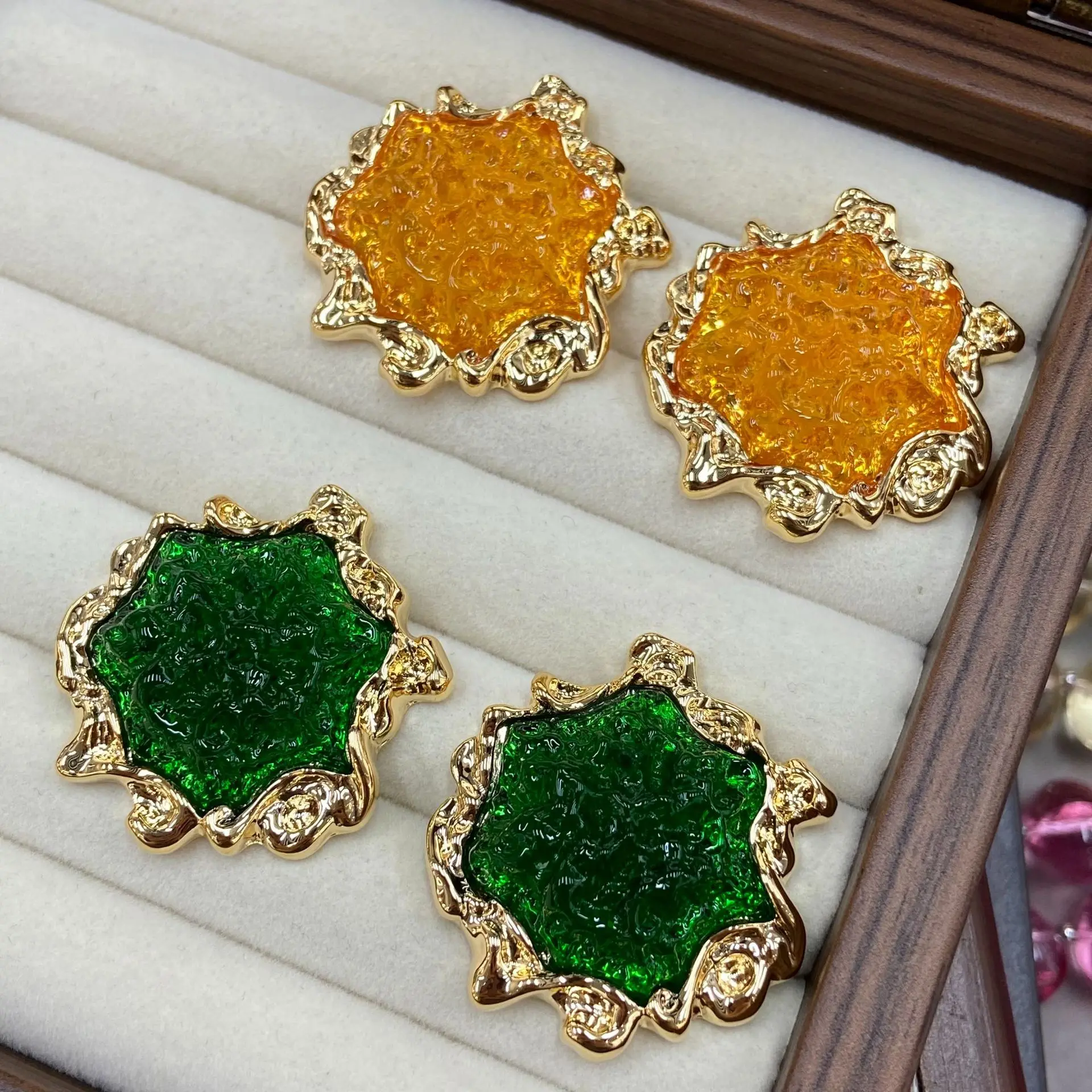 Retro Metal Irregular Round Ear Studs Glossy Cracked Enamel Green Orange Color Block Chunky Statement Earrings Women Accessories