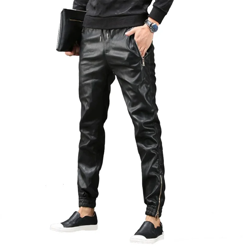 Mode Moto elastische Taille Kunstleder Hosen Männer Jogger Reißverschlusstaschen schwarz Streetwear schlanke Bleistifthose Männer Kleidung ms54124