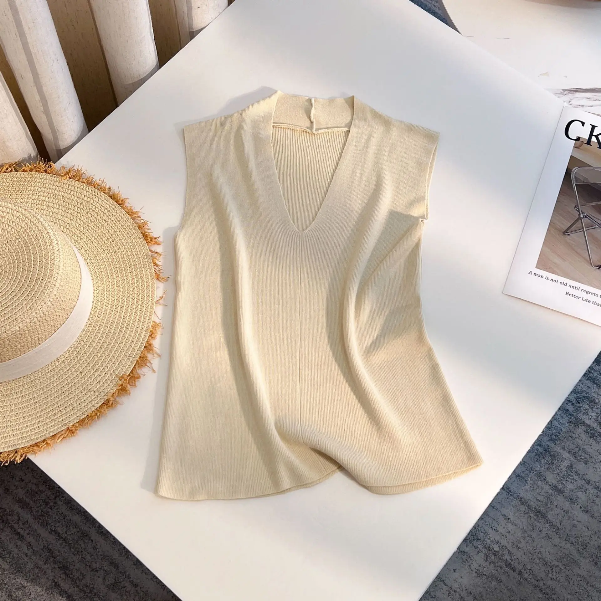 

Summer Sleeveless V - neck 2025 Fashion New Style Top, Thin Solid - color Loose T - shirt, Women's Knitted Sweater свитер