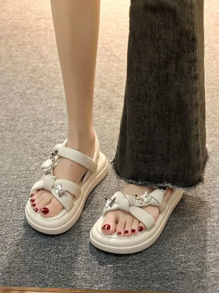 

Новые летние женские сандалии 2026 года в стиле Fairy Core на платформе с массивной подошвой, декорированные бабочками, римские босоножки на ремешках для платьев и повседневного образа в университетском стиле