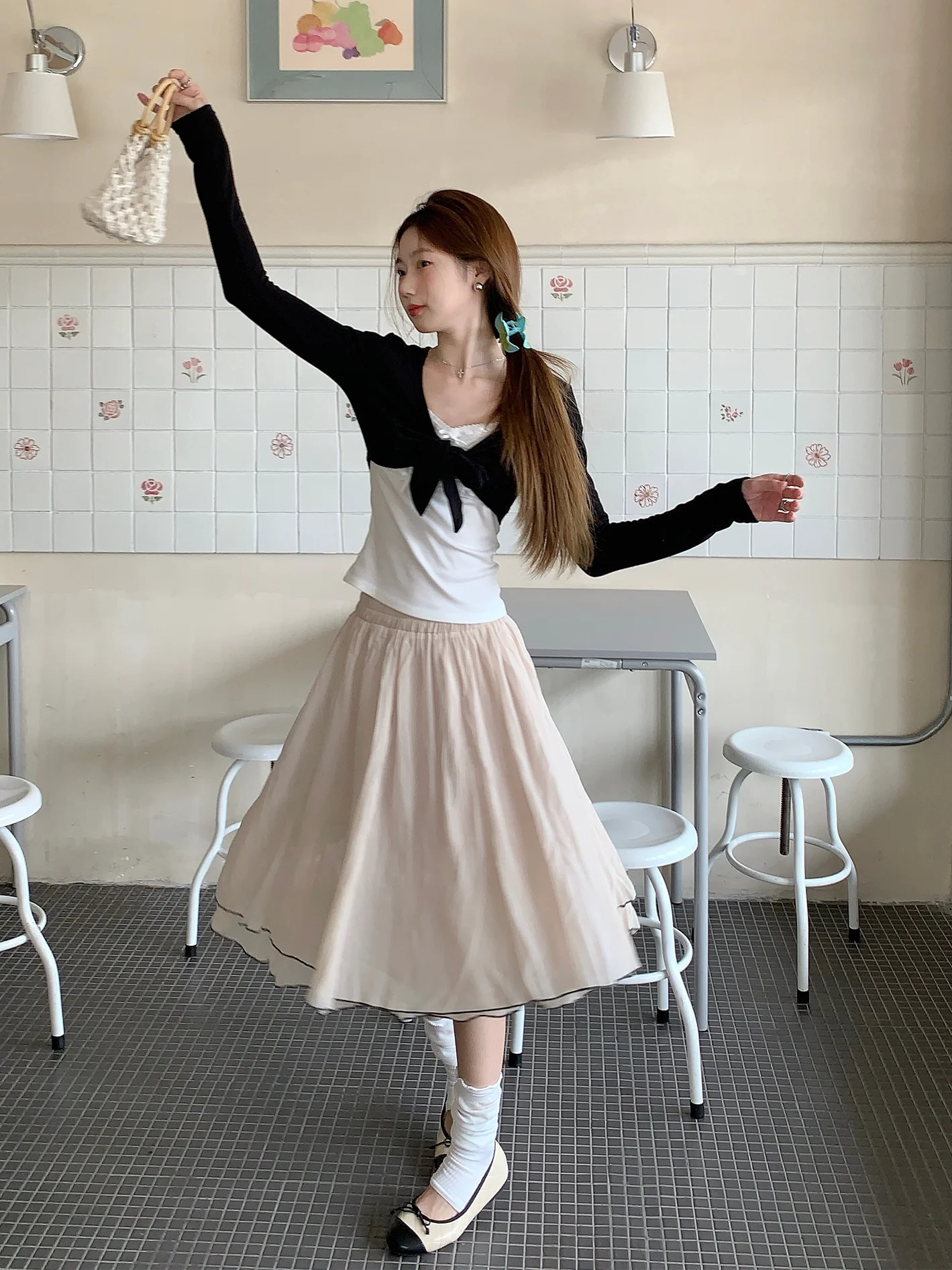 

Комплект в корейском стиле 2026: кардиган с длинными рукавами и узлом, свободная юбка А-силуэта средней длины, комплект Cleanfit