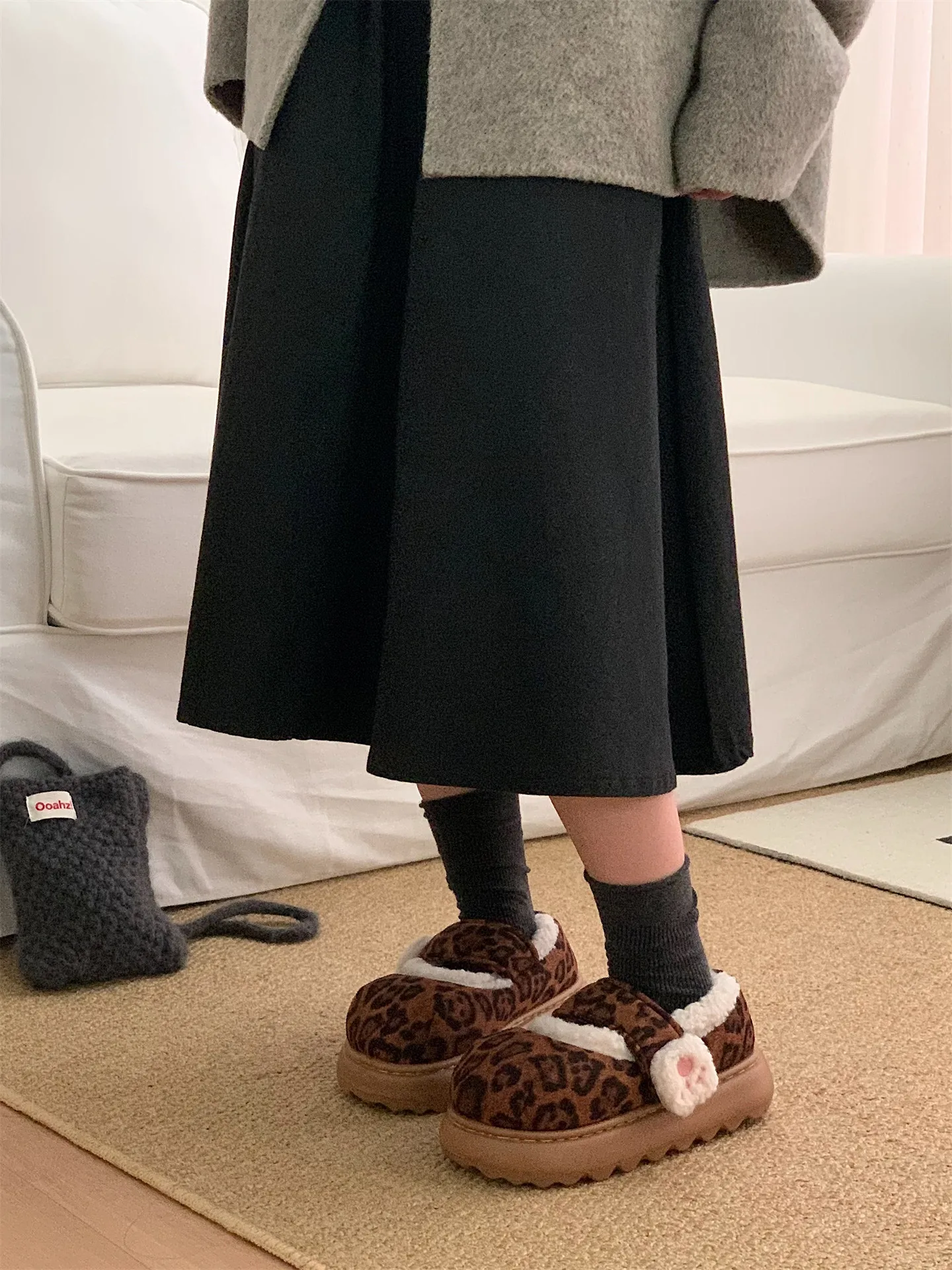 Cat paw cotton shoes for women, winter leopard print anti slip outer layer, bean shoes for women, slippers