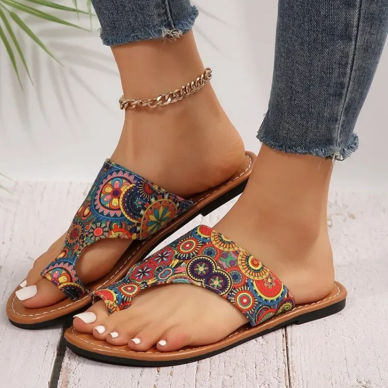 Plus Größe 43 neue Frauen Hausschuhe Böhmen Strand reisen bequeme Retro flache Schuhe Sandalen Wohnungen Flips Flops Malerei drucken