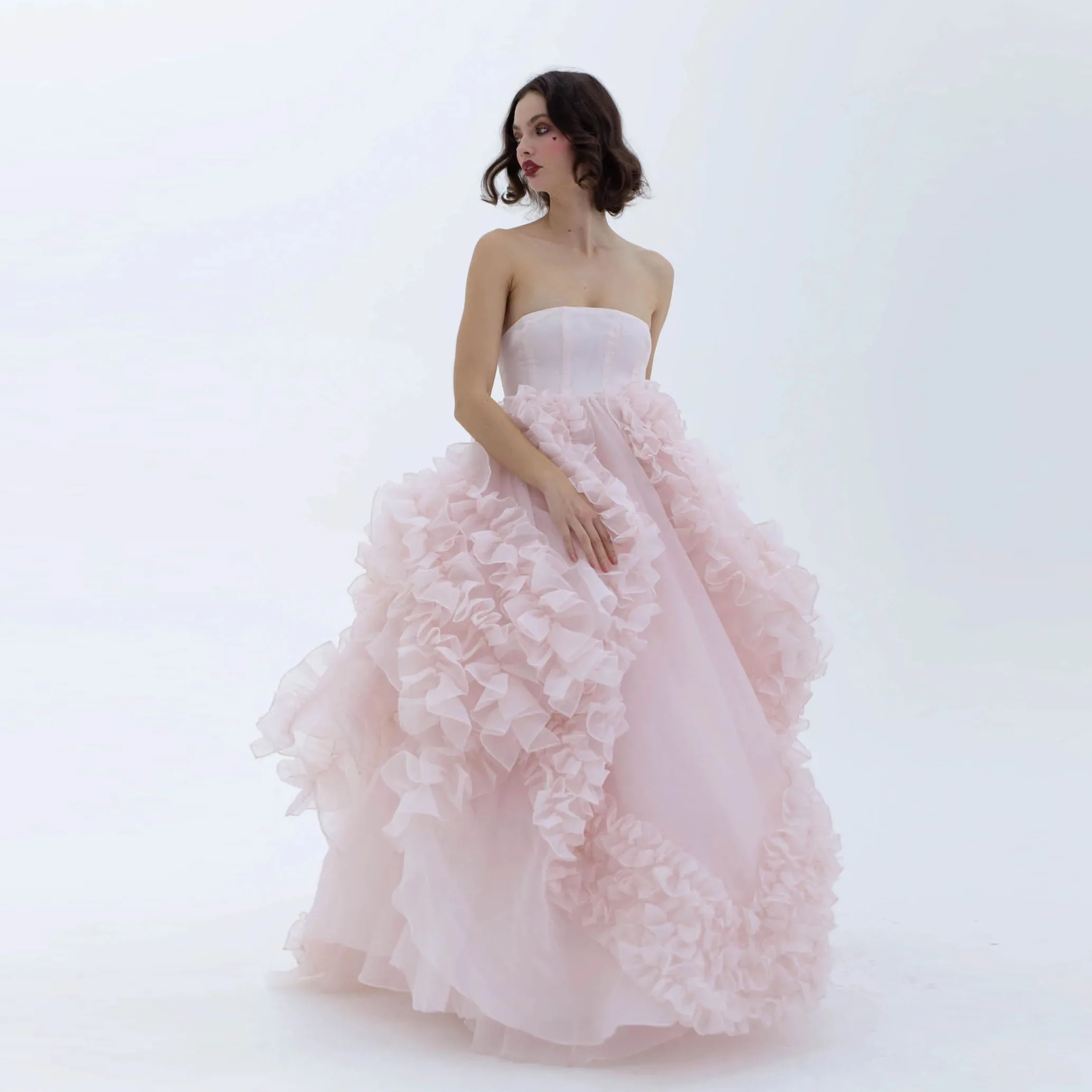 

Beautiful Blush Pink Ruffles Trimmed Women Dresses To Party Strapless A-line Long Organza Bridal Dresses Maxi Gowns