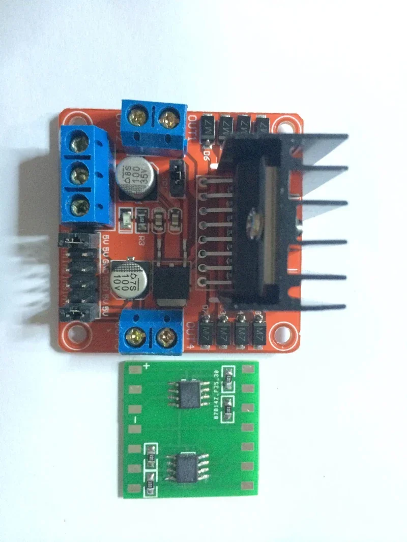 Dual axis solar tracker automatically tracks 12V