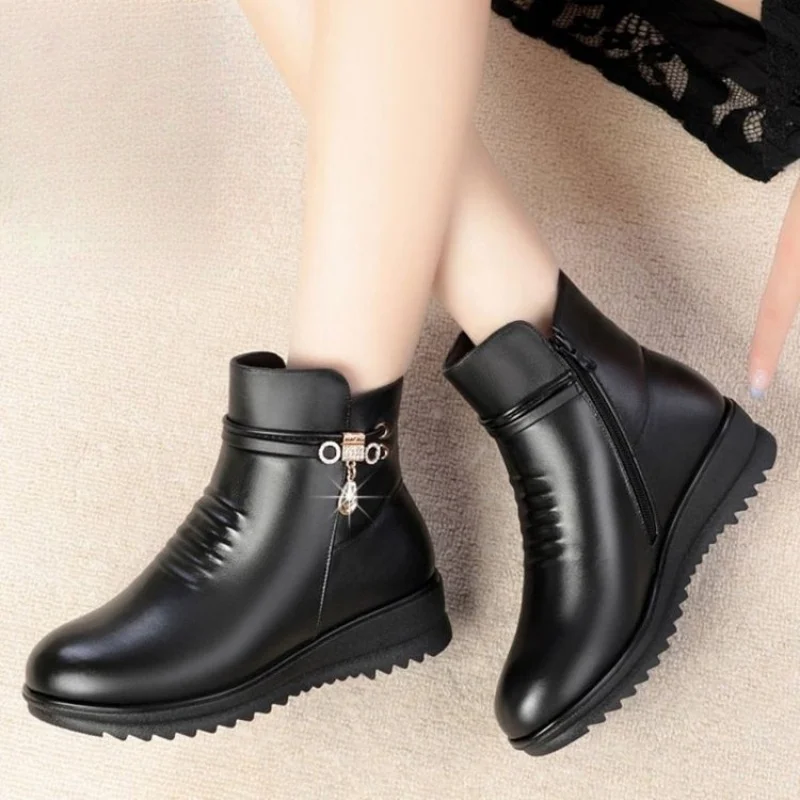 2025 Winter Chunky Heel Women's Warm Boots - Furry Height-Increasing Mid-Age Mom Short Shoes