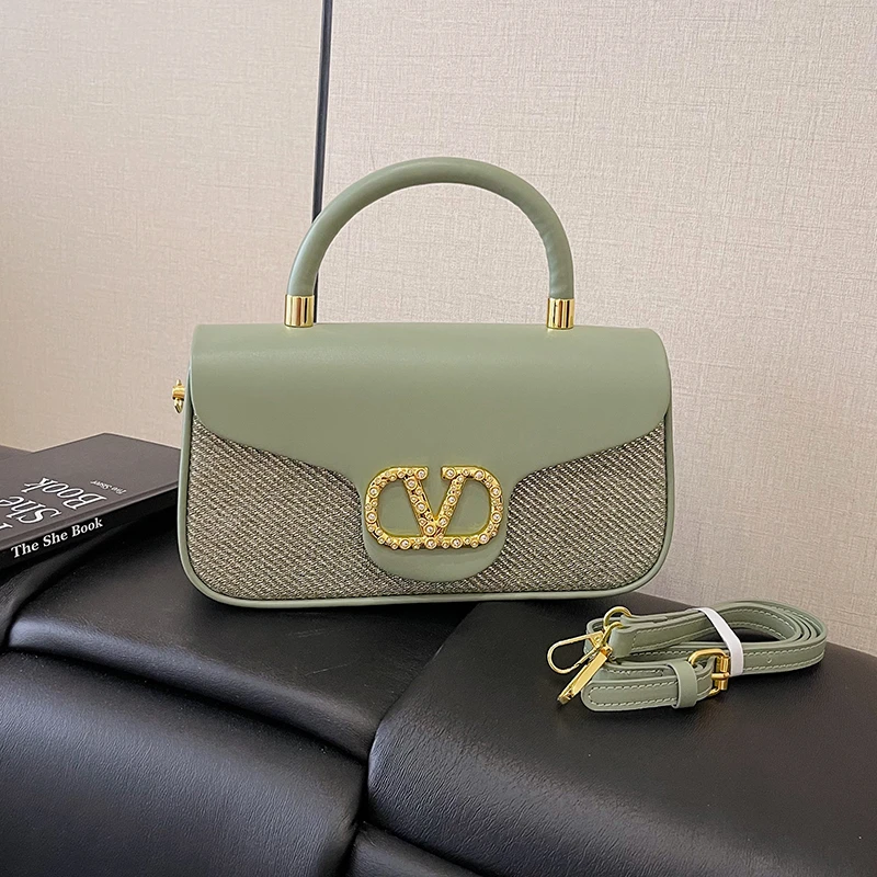 

Элегантная высококачественная женская сумка-мессенджер для отдыха однотонного цвета с вдохновением в Париже и большой вместительностью.