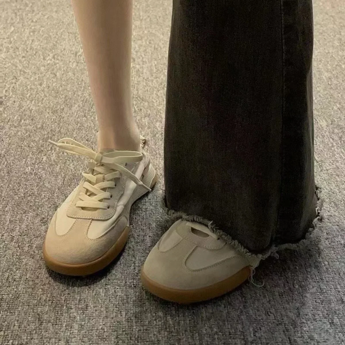 أحذية رياضية نسائية خفيفة الوزن - أحذية مريحة بدون كعب، مناسبة تمامًا للجري وغير قابلة للانزلاق والارتداء اليومي لجميع المواسم