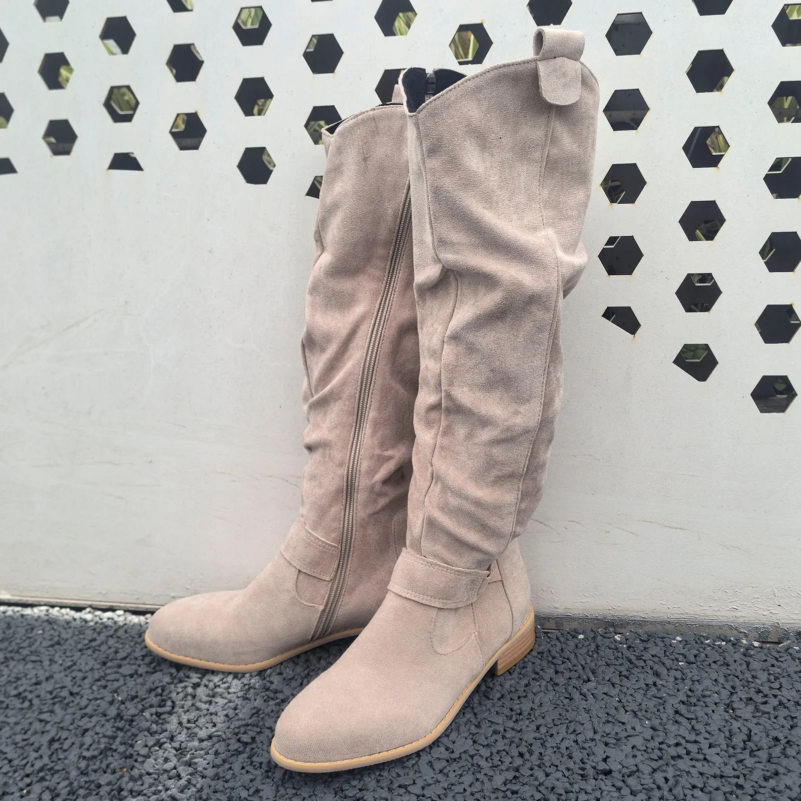 Retro Roman Women's Suede Boots Side Zipper Large Suede High Women Fashion Boots Winter Women High Heel Knee Length Shoes Boots