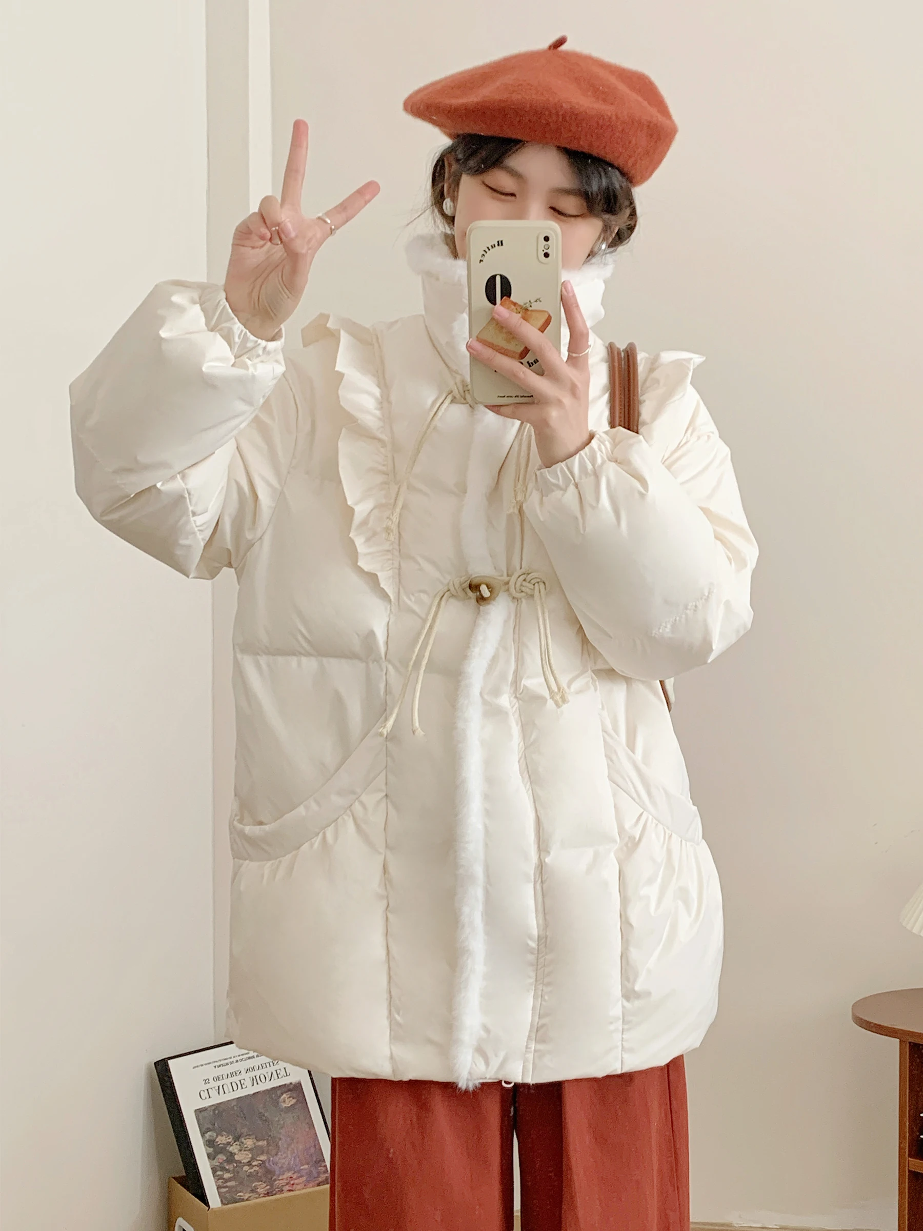 

2023 New Style Women's Down Coat, Thick and Warm with Hood, Cute and Sweet White Duck Down Jacket in College Style